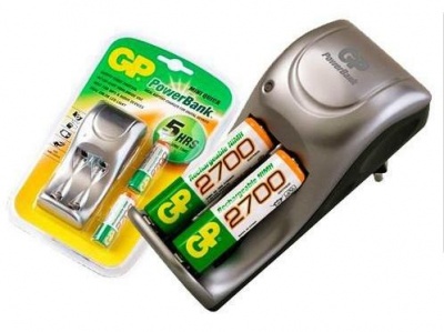 Зарядное устройство GP PB25 + аккумуляторы, 2 шт AA, 2700мAч Зарядное устройство GP PB25 + аккумуляторы, 2 шт AA, 2700мAч